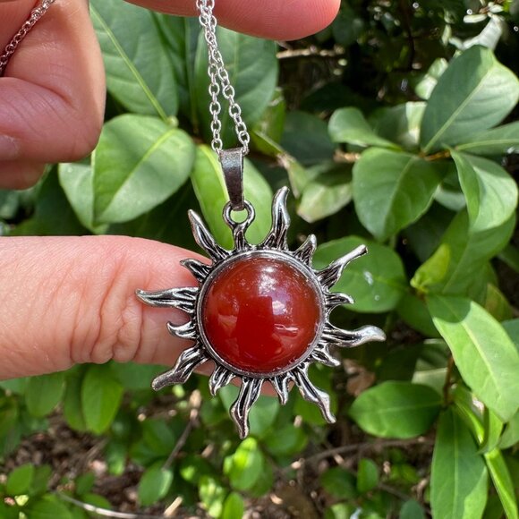 NEW Red Agate Sun Necklace Red Agate Sun Pendant w Silver Plated Chain - Picture 3 of 4
